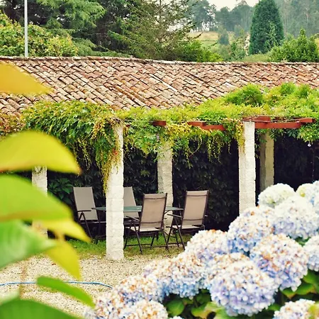 Pazo Revel & 2*