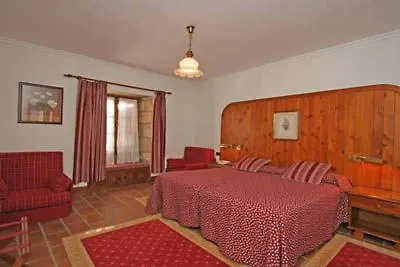 Pazo Revel & Отель